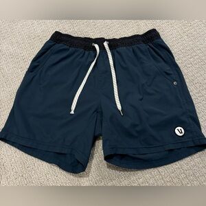Men’s Medium (M) Vuori 5” Kore Short - Navy